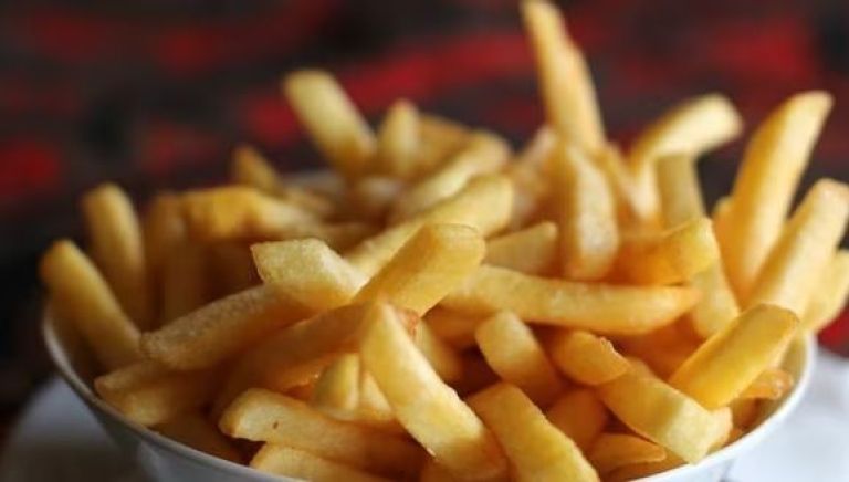 Journée mondiale de la frite : une tradition culinaire qui divise la France et la Belgique |  NewsNet