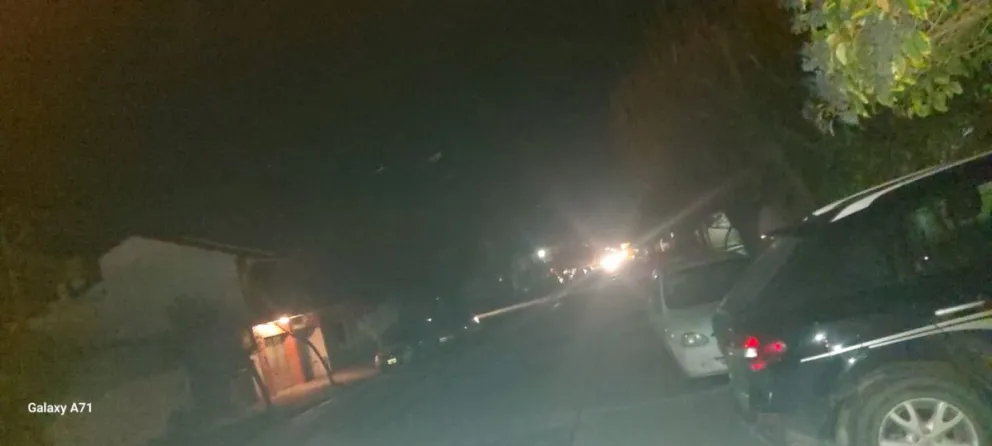 Un barrio céntrico lleva tres días sin luz pública