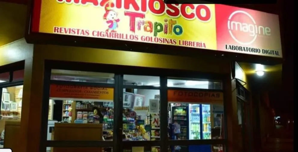 Robó en un kiosco del centro de Viedma y quedó registrado en las cámaras: la imagen 