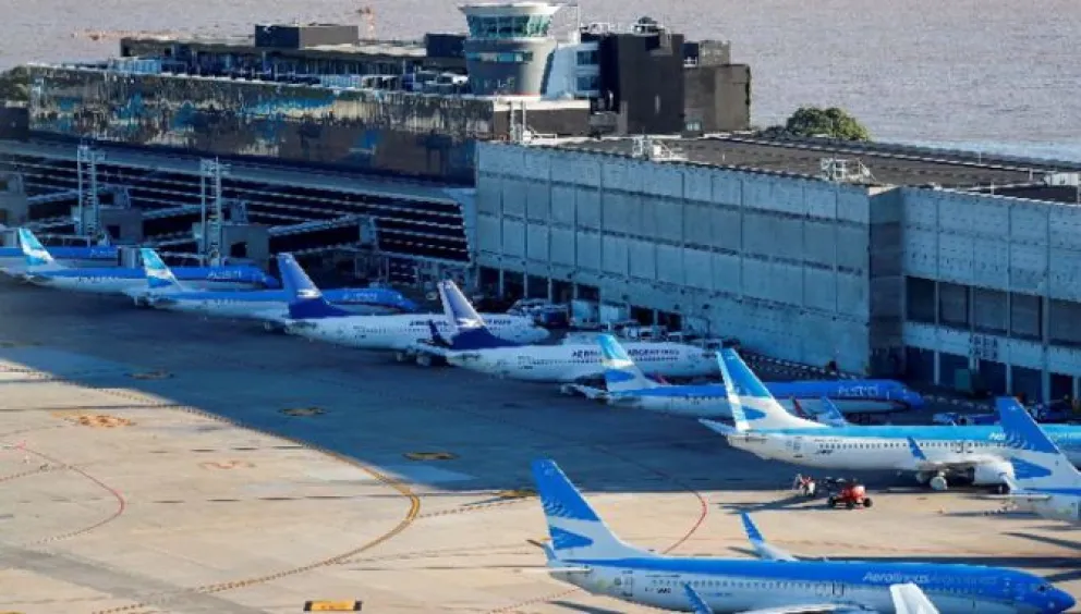 La oposición se retiró del debate para bloquear una posible privatización de Aerolíneas Argentinas 