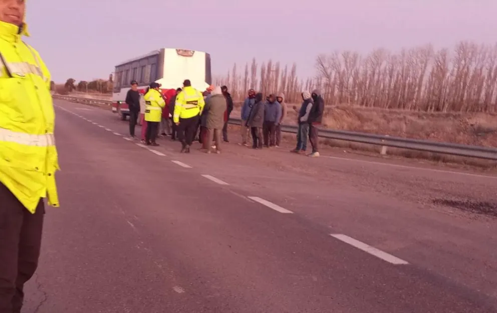 Un chofer que trasladaba obreros "golondrinas" reincidió y lo volvieron a detener