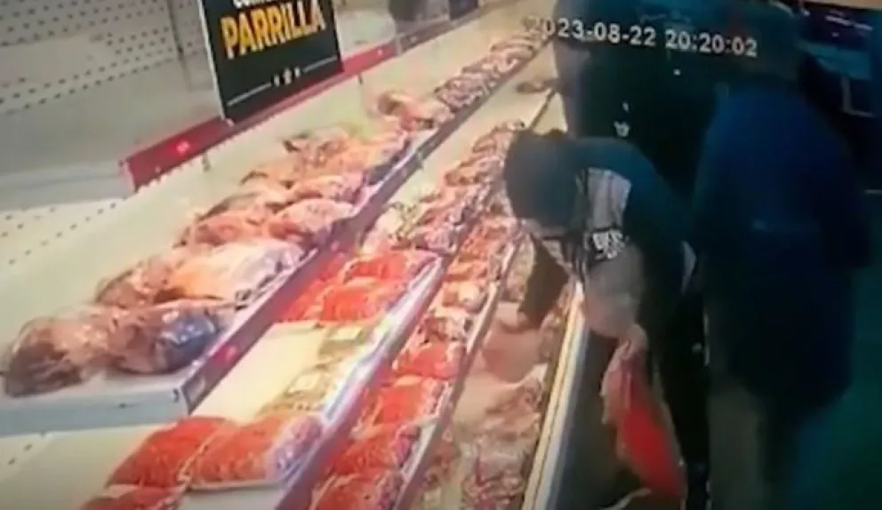 Participó del saqueo a una carnicería, lo fueron a buscar y terminó detenido por tener un arsenal en su casa