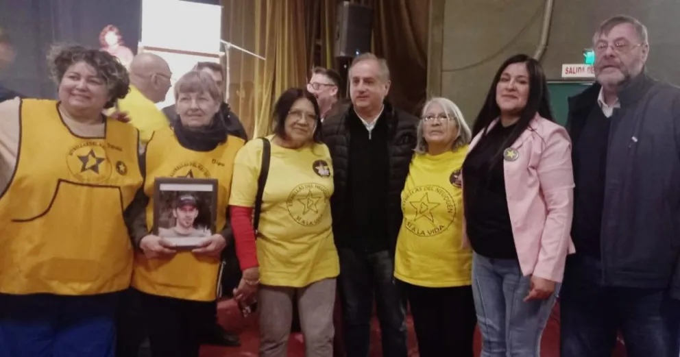 El defensor del pueblo destacó el trabajo de la Fundación Estrellas Amarillas