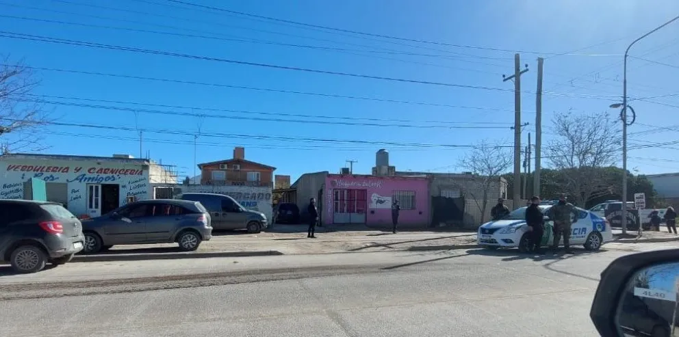 Transportaban carne trucha, la policía los tuvo que correr y los irresponsables pusieron en riesgo vial a media ciudad