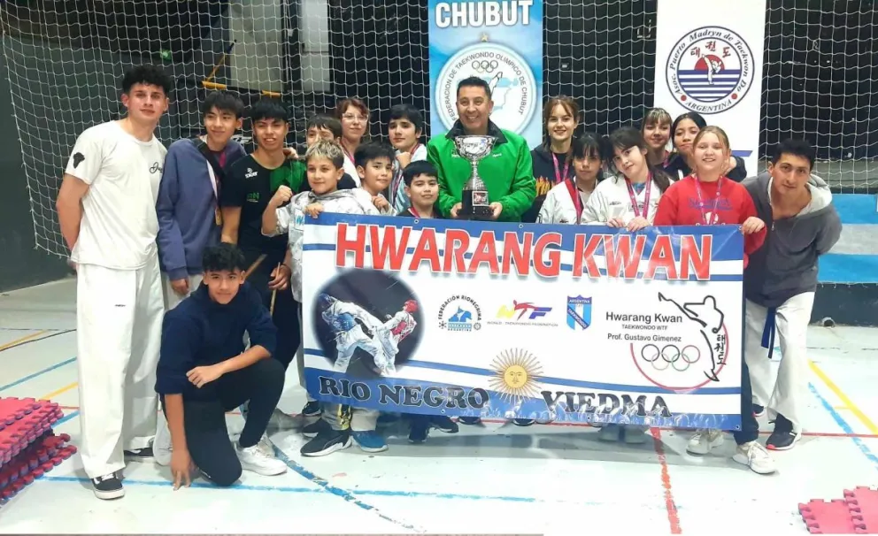 La Escuela de Taekwondo Hwarang Kwan cosechó 20 medallas en Puerto Madryn