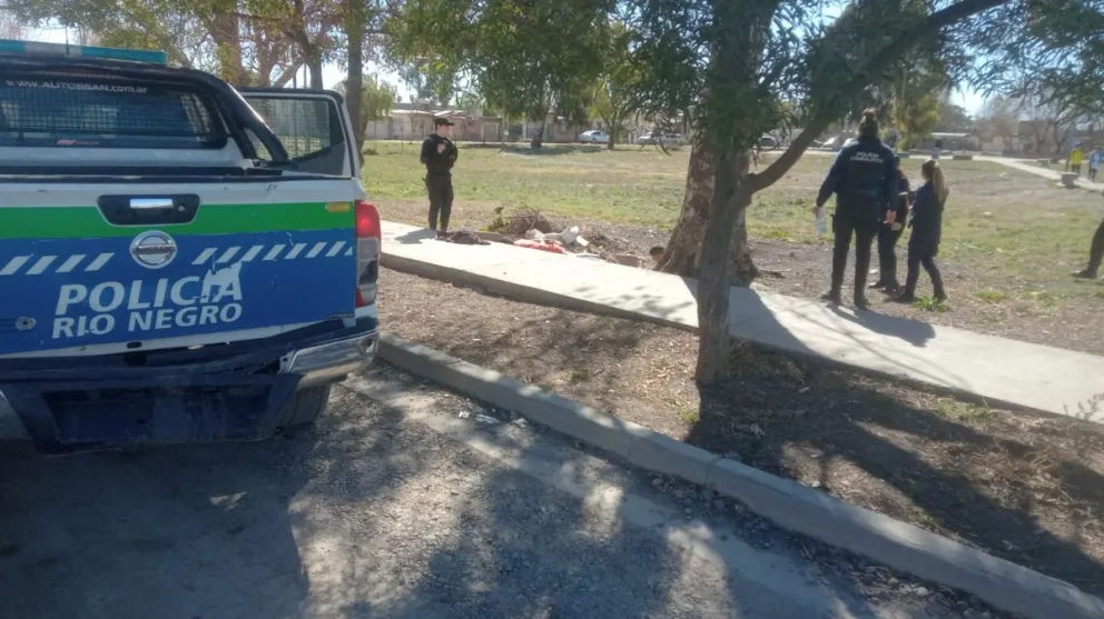 Un obrero y la policía salieron velozmente detrás de unos chorros para recuperar herramientas