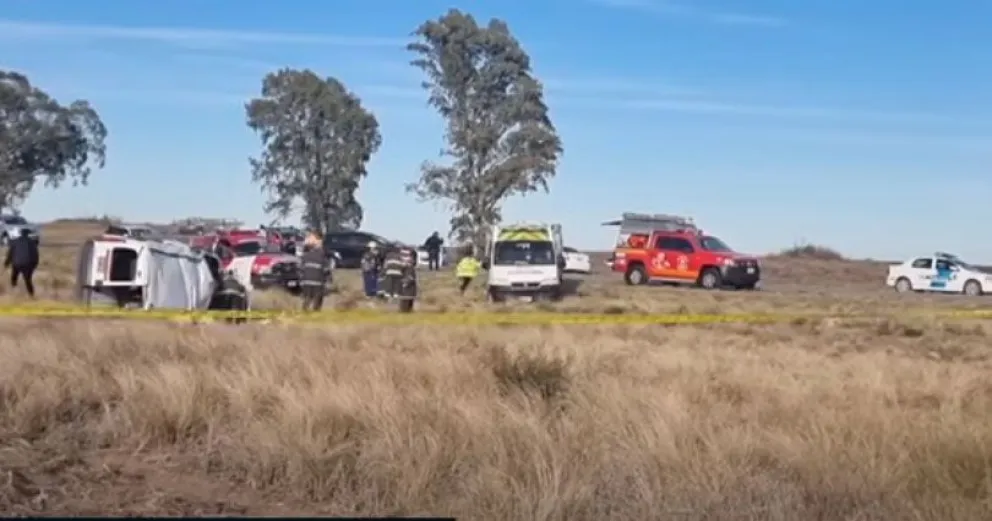 Iban a un partido de formativas y volcaron a pocos kilómetros de Patagones