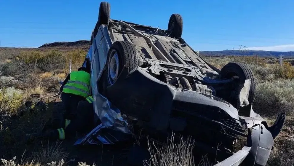 Un turista fallecido y otro internado grave en un accidente en la Ruta 237