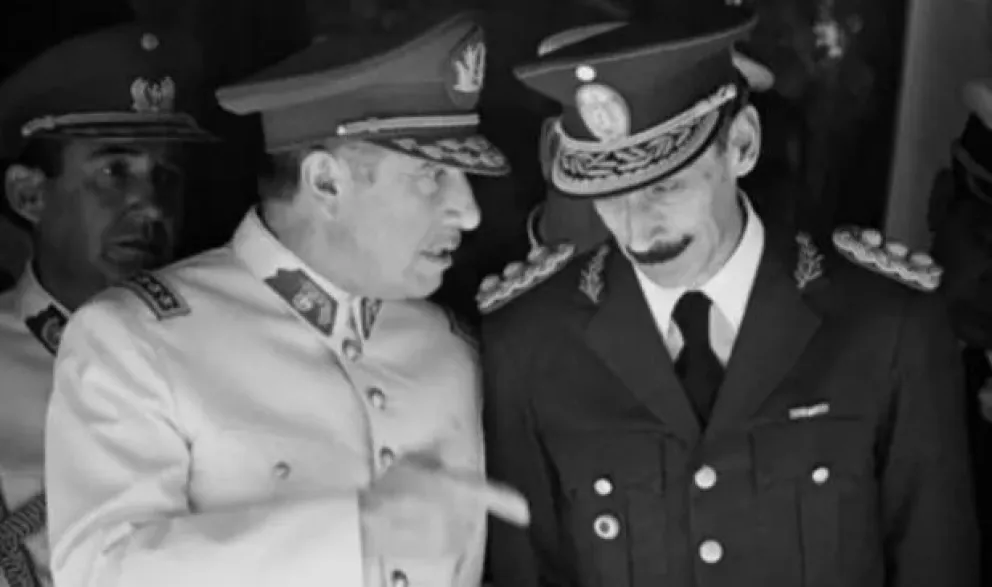 Retiran condecoraciones argentinas a Augusto Pinochet en acto en defensa de los DD.HH.