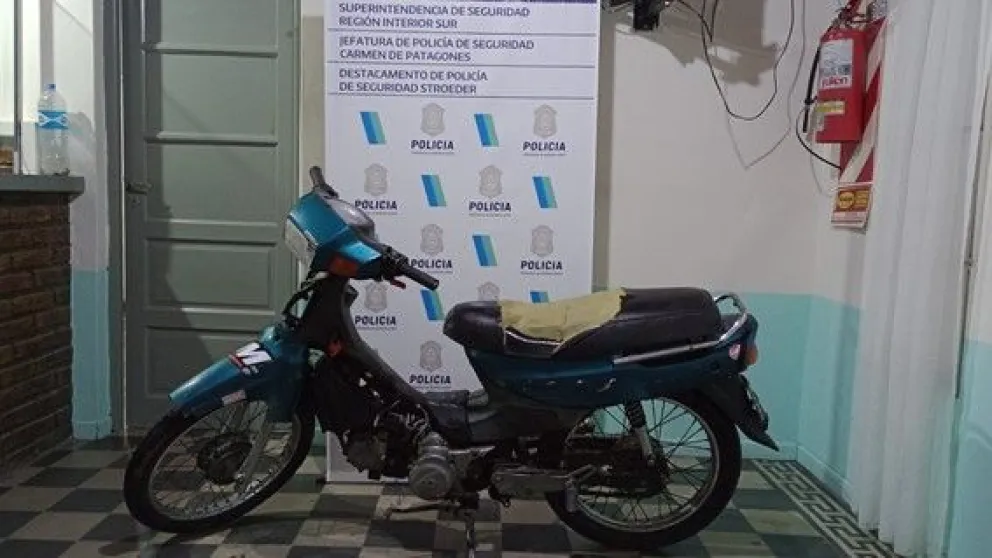 Se movilizaba en una moto robada y fue detenido por la Policía