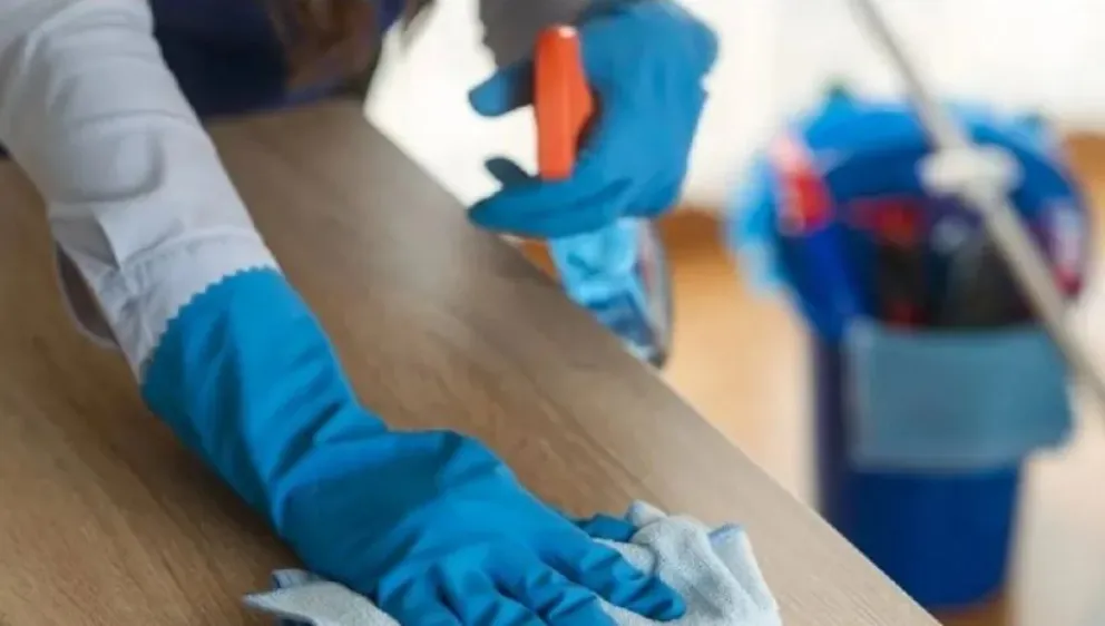 Aumento salarial del 36% para empleadas domésticas: Conoce el nuevo sueldo por hora según AFIP