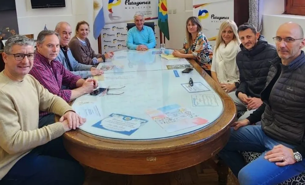 Los comerciantes se organizan y conformarán una cámara de comercio 