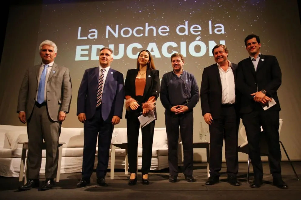 Weretilneck: "¿En la era de lo digital, vamos a seguir enseñando con la tiza y el pizarrón?"