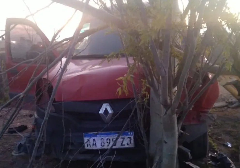 Robaron su camioneta, se la chocaron y no quiso hacer la denuncia ni dejó trabajar a la Policía