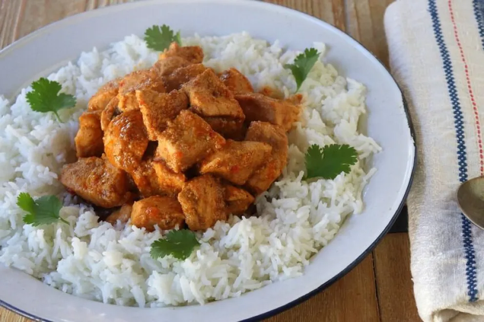 Prepara fácilmente un delicioso Pollo Tikka Masala en casa: ¡un clásico de la India!