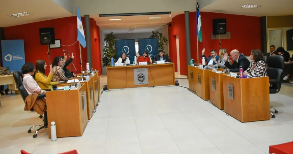 Se aprobó la enajenación de tierras por goleada: siete de los concejales votaron a favor