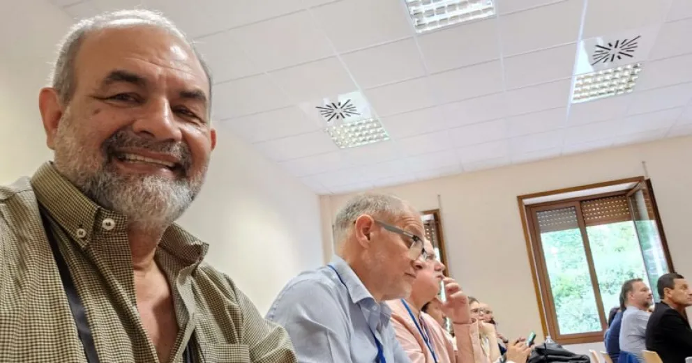 El rector de la UNRN está en el Vaticano en un encuentro con el Papa