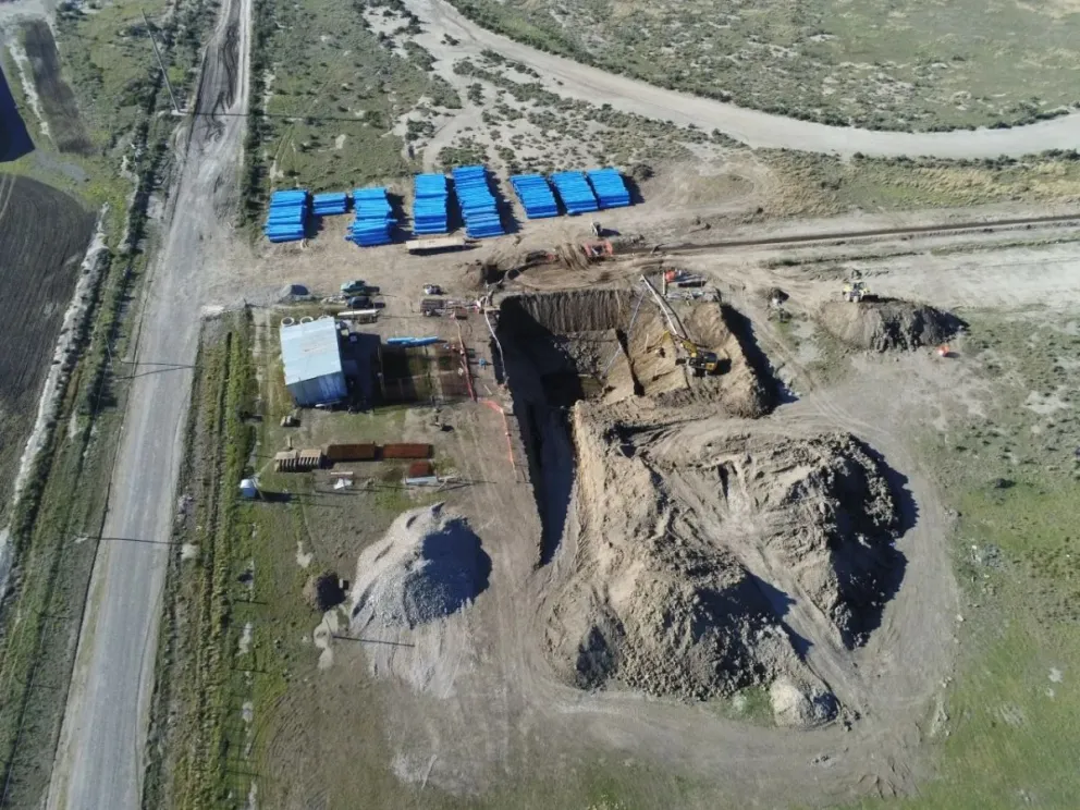 La planta funciona desde 2022, en inmediaciones de la ruta provincial Nº 1, a unos 10 kilómetros de la ciudad.