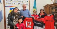 El intendente Zara entregó indumentaria a clubes no federados de Patagones
