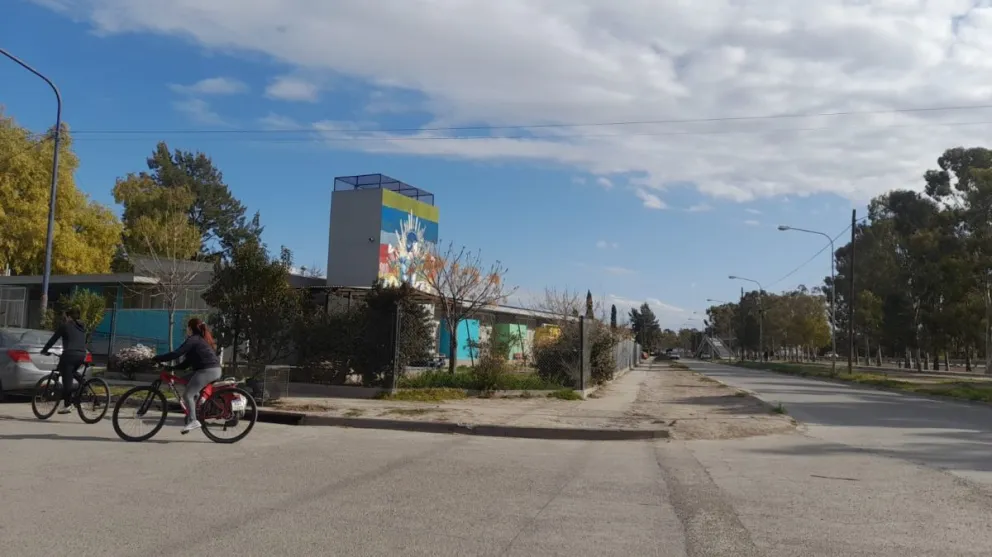 Tras el tiroteo, los padres del Jardín 21 reclaman paredón para evitar más riesgos