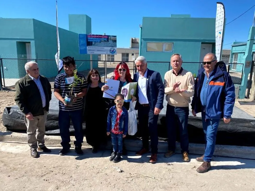 Derecho al hogar: 18 familias recibieron sus viviendas 