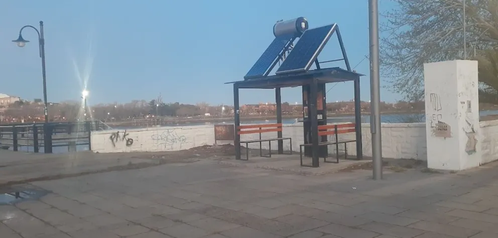 Vecinos denuncian abandono en la zona del muelle de lanchas