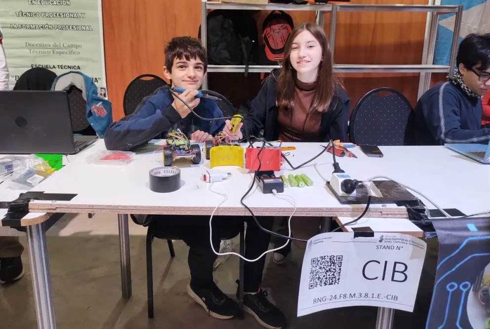 Desde Viedma, la provincia de Río Negro lleva la pasión por la robótica a Tecnópolis