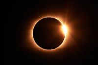 Los eclipses y su impacto en cada signo del zodiaco en octubre
