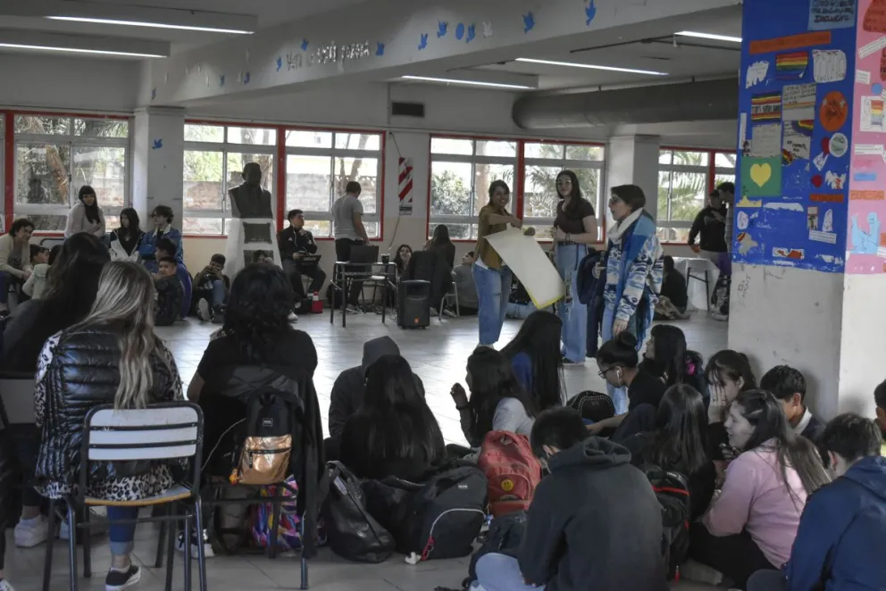La escuela es uno de los organismos en donde mas impacta el control.