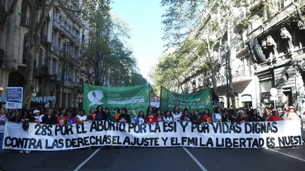 28S: Multitudinaria marcha por los derechos de mujeres y diversidades en el Congreso
