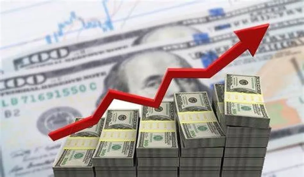 Récord del dólar blue: supera por primera vez los $800