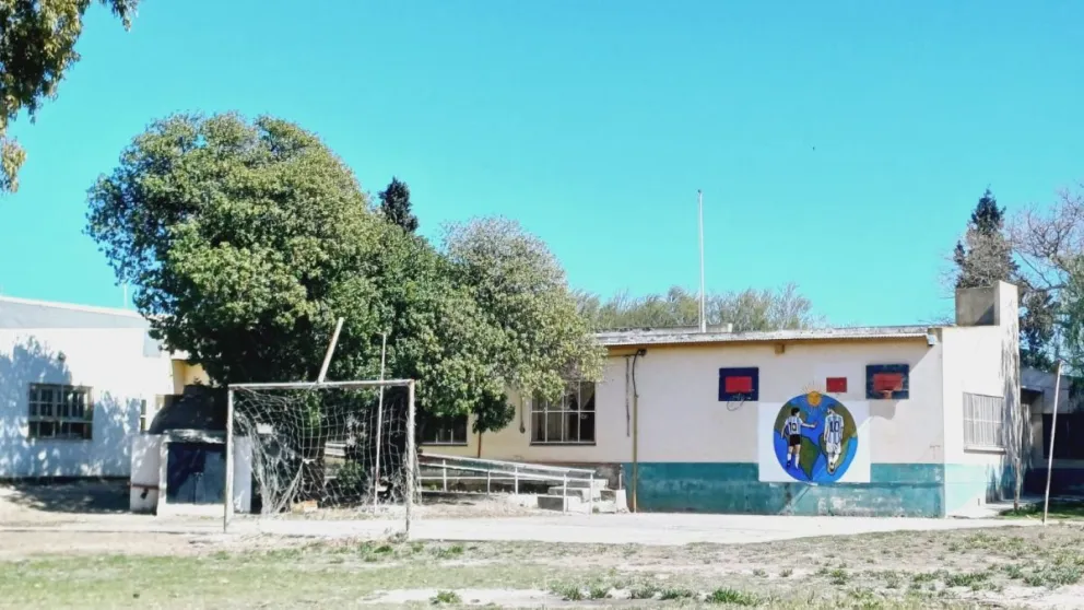 Tienden una mano a la Escuela El Dique reflotando la cooperadora 