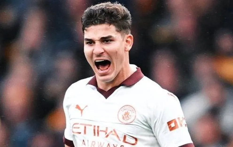 “Donde teje la araña”: Increíble gol de tiro libre de Julián Álvarez, pero no alcanzó para la victoria del City