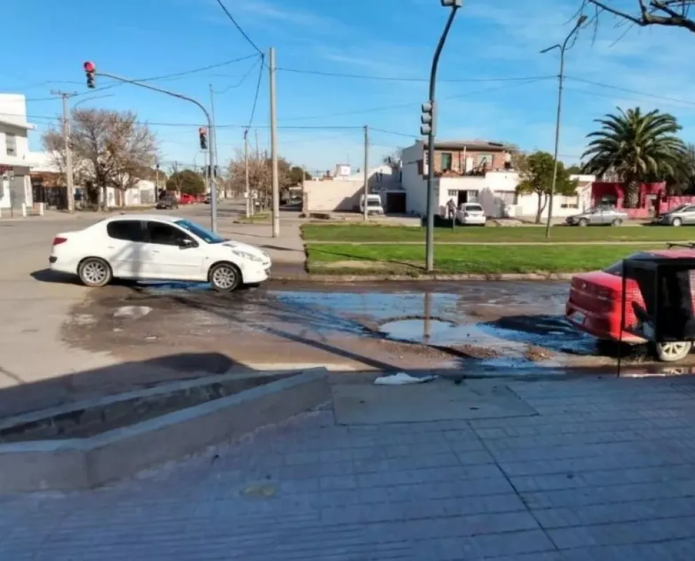 Feroz golpiza a una joven para robar su celular en plena caminata