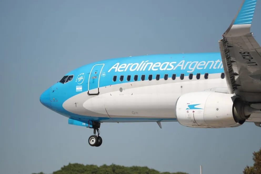 Aerolíneas Argentinas inaugura nueva ruta entre Montevideo y Bariloche: cuándo será