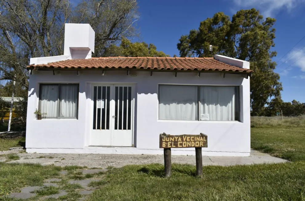 Vecinos de El Cóndor disconformes con el presente: "Se les vino la temporada encima"