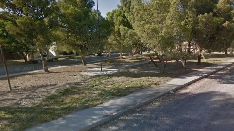 Barrio Santa Clara: se desafiaron a pelear en una plaza y los dos terminaron en el hospital 