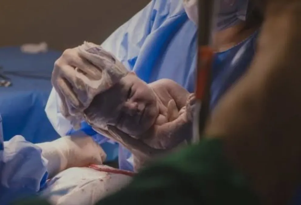 Designan un abogado para una niña de 8 años por una mala praxis 