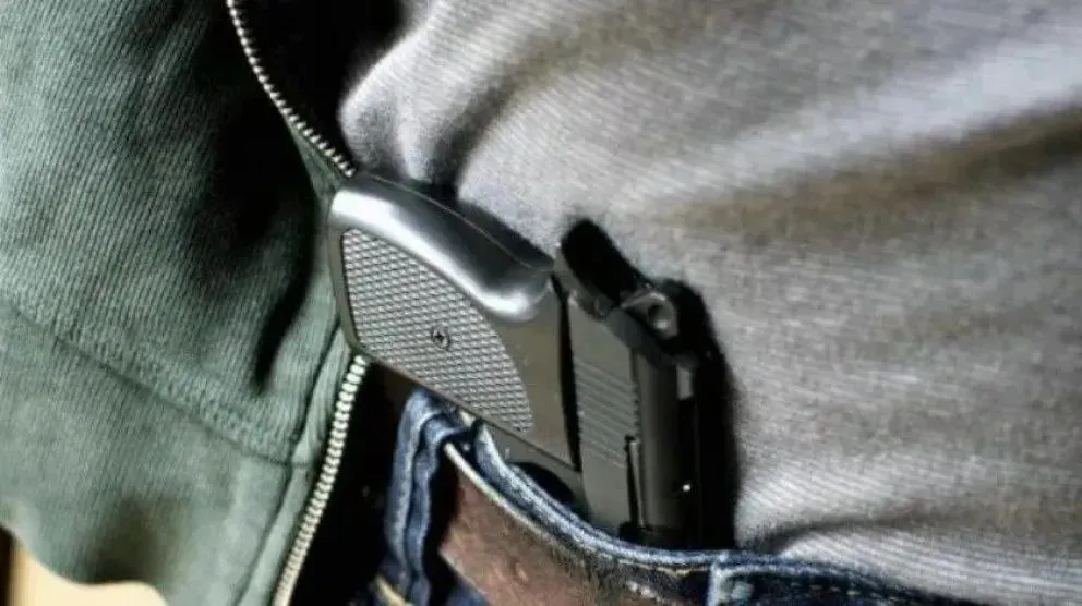 Insólito: se quedó dormido con una pistola en la cintura y terminó con un disparo en los genitales