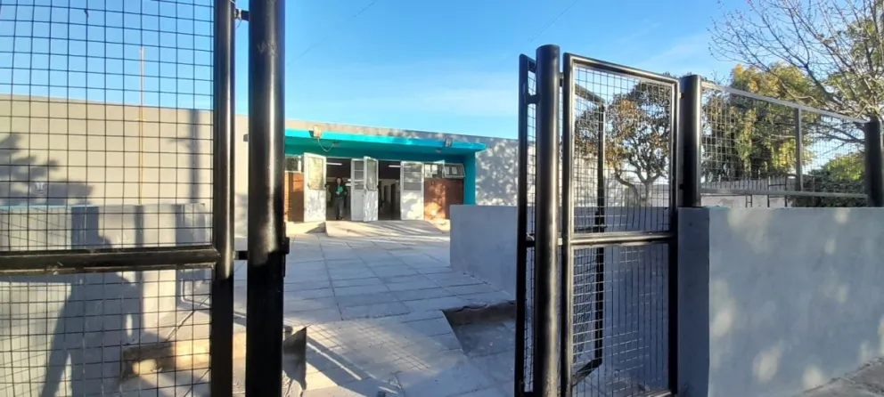 La jornada escolar fue suspendida para realizar las tareas de prevención necesarias.