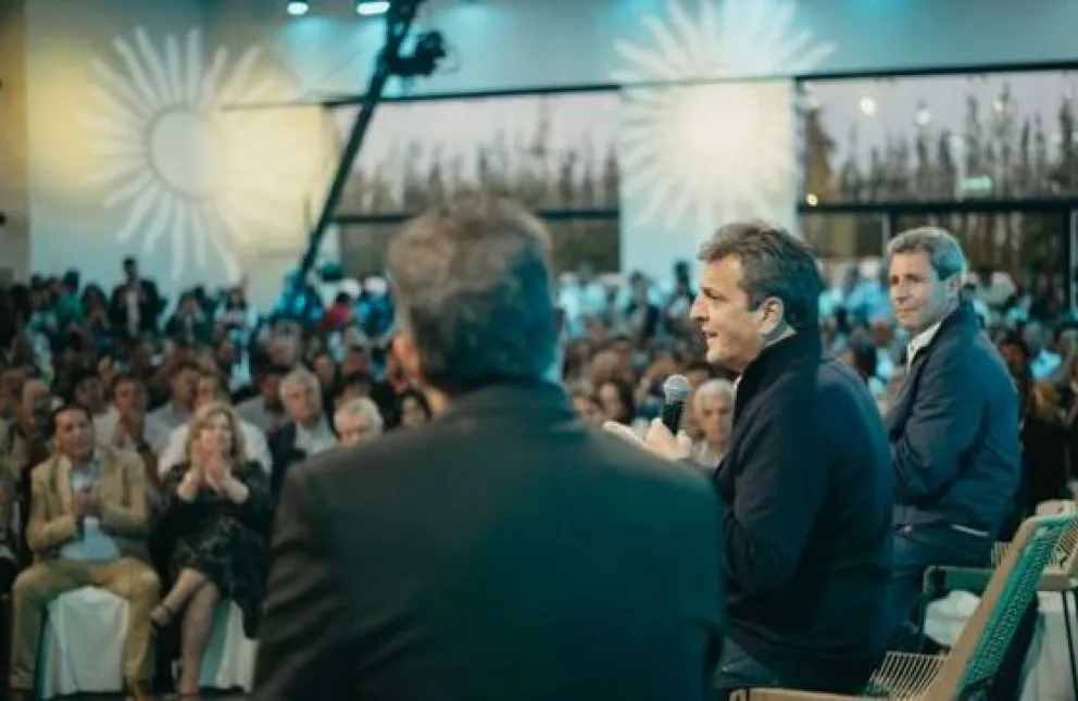 Massa afirmó que hay dos modelos de país en juego y uno promueve la libre venta de armas