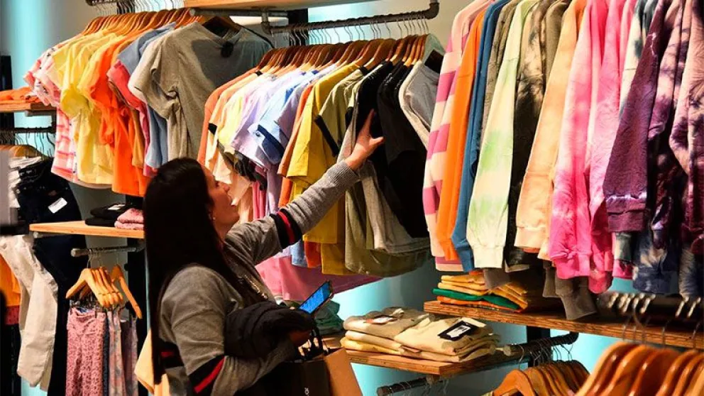 Una buena para las pilcherías de la Comarca: indumentaria fue el rubro más elegido en el Día de la Madre