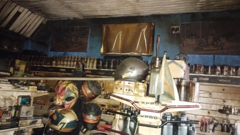 Un incendio afectó una casa de repuestos del centro de San Antonio Oeste