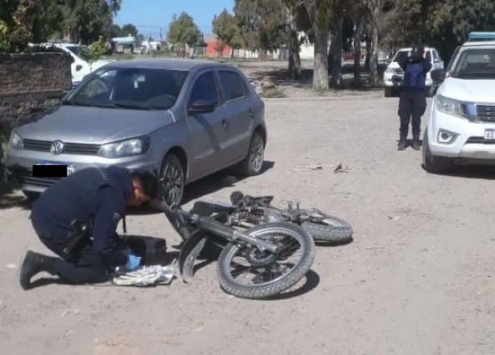 El dueño se vistió de detective, la ubicó, persiguió a los ladrones, la tiraron y huyeron