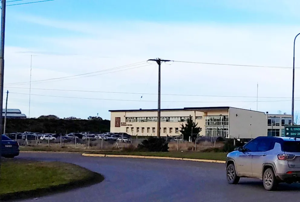 Una menor se tiró de un auto en un intento de secuestro y salvó milagrosamente su vida