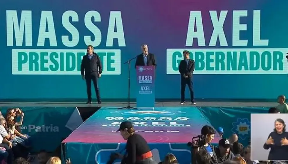 Sergio Massa encabezó un multitudinario acto en el Día de la Lealtad: "Estamos construyendo el triunfo" 