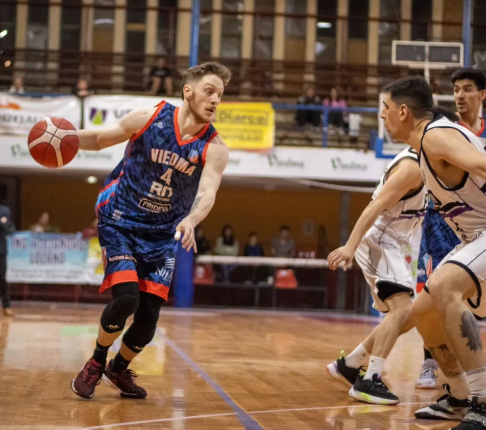 Deportivo Viedma comenzó con un triunfo en su debut ante Pico Football Club