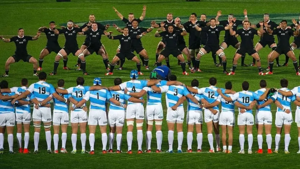 Los Pumas se enfrentan a los All Blacks: formaciones, horario y TV