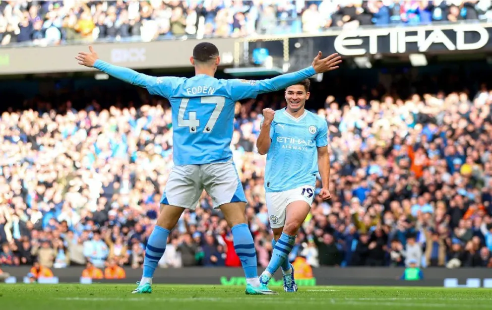 Está intratable: nuevo gol de Julián Álvarez  para la victoria de Manchester City