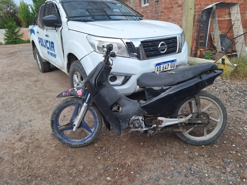 Un menor andaba paseando con una moto robada y la perdió en manos de la Policía 